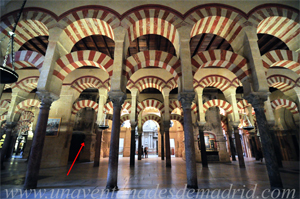 Lugar que ocupaba el Altar de Santa Cruz, Santa Elena y Santa Cecilia (78) en el que actualmente se levanta uno de los contrafuertes del crucero de la Catedral con el, ahora, Altar de Santa Elena y Santa Cecilia (59)