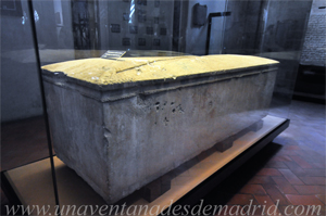 Sepulcro de don Alonso Fernndez de Montemayor, de alrededor de 1390. Museo de San Clemente
