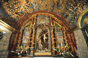 Cueva de Santo Domingo, Altar