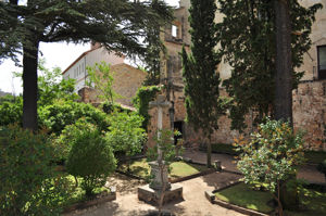 Cueva de Santo Domingo, Jardn