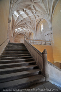 Catedral de Segovia, Escalera de subida a la antigua librería