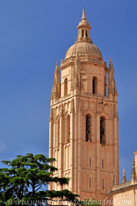 Torre de la Catedral de Segovia, Laterales Sur y Este de la Torre Campanario