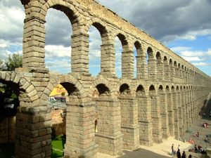 Segovia, Acueducto visto desde el Noroeste (desde el recinto amurallado)