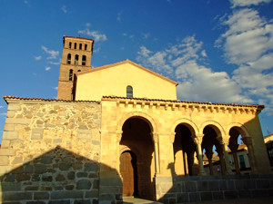 Segovia, Portada de la Iglesia de San Lorenzo