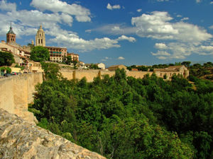 Segovia, Vista de la muralla desde la Ronda de Don Juan II