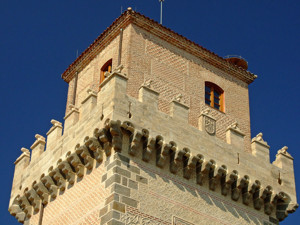 Segovia, Corona almenada de la Torre de Arias Dvila