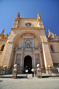 Segovia, Portada de San Frutos