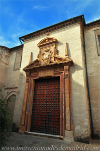 Sevilla, Portada de acceso a la Iglesia del Real Monasterio de Santa Ins