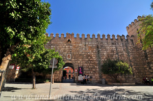 Murallas de Sevilla, Reales Alczares, Puerta del Patio de Banderas