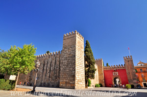 Murallas de Sevilla, Puerta del Len de los Reales Alczares