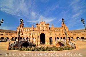 Sevilla, Parque de Mara Luisa, Edificio Central de la Plaza de Espaa y los Puentes de Castilla y Len