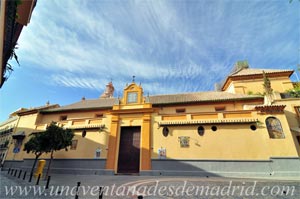 Sevilla, Portada de acceso abierta en la nave de la Epístola