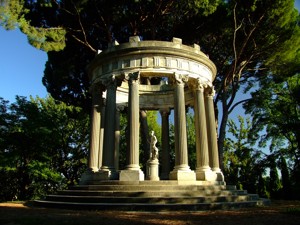 Parque de El Capricho, Templete de Baco